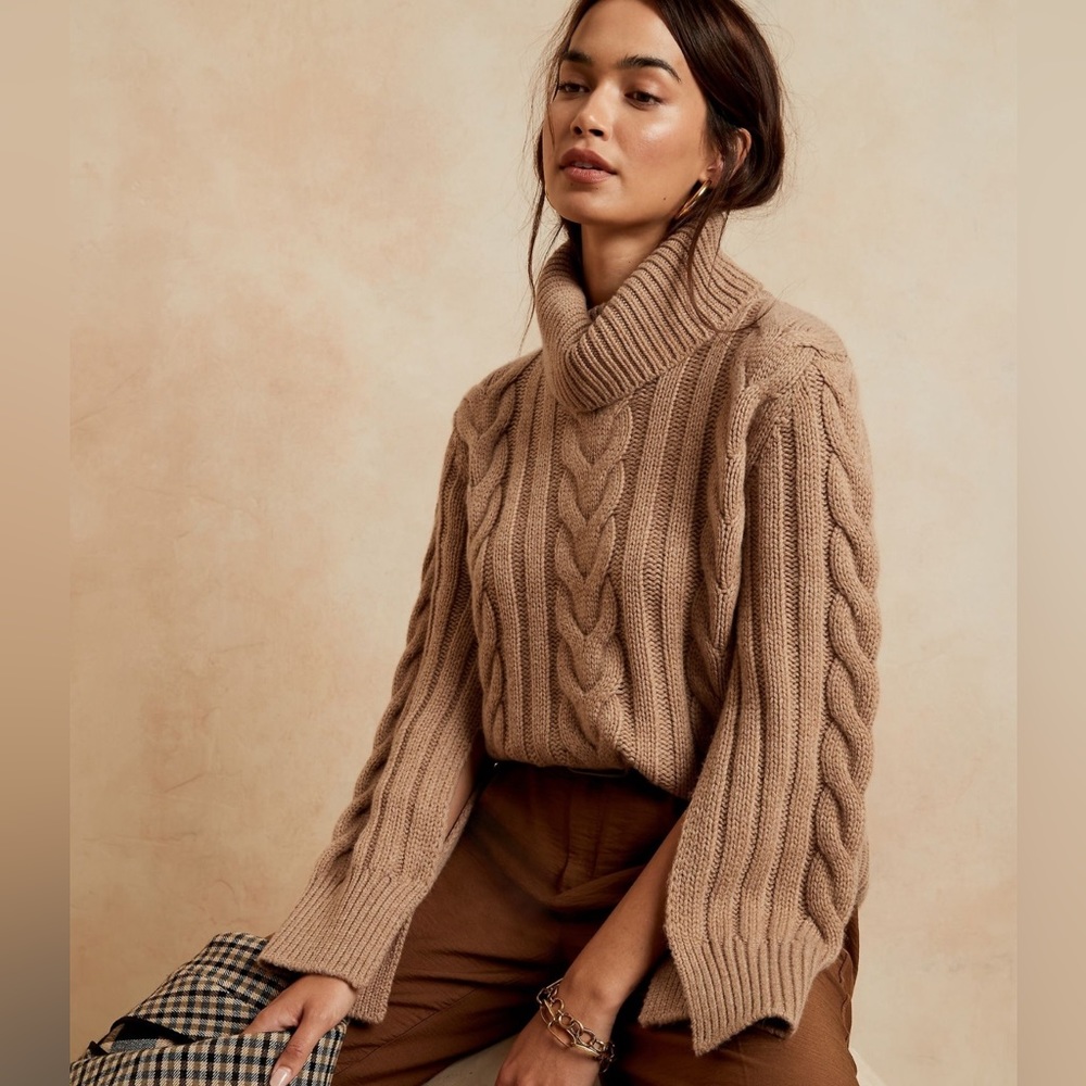 Banana Republic Merino Cashmere Blend Sweater w/ Split Sleeves